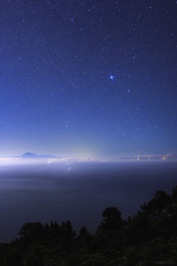 TeideSiriusCloudsBlueMorningMiguelClaro